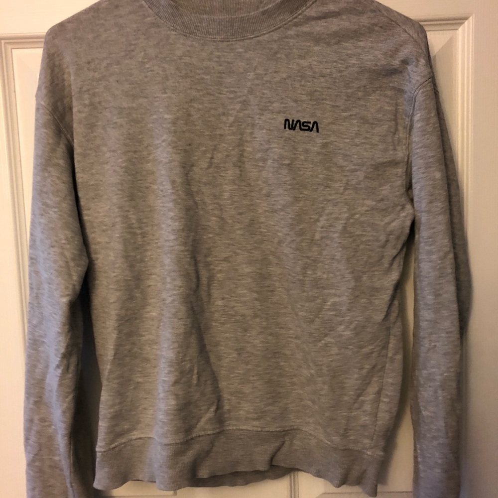 grey nasa sweatshirt :)